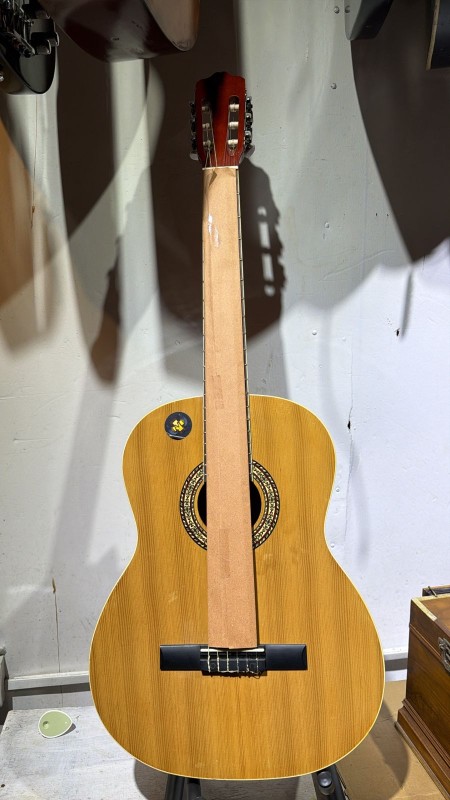 Yamaha C40 Classical Acoustic Guitar